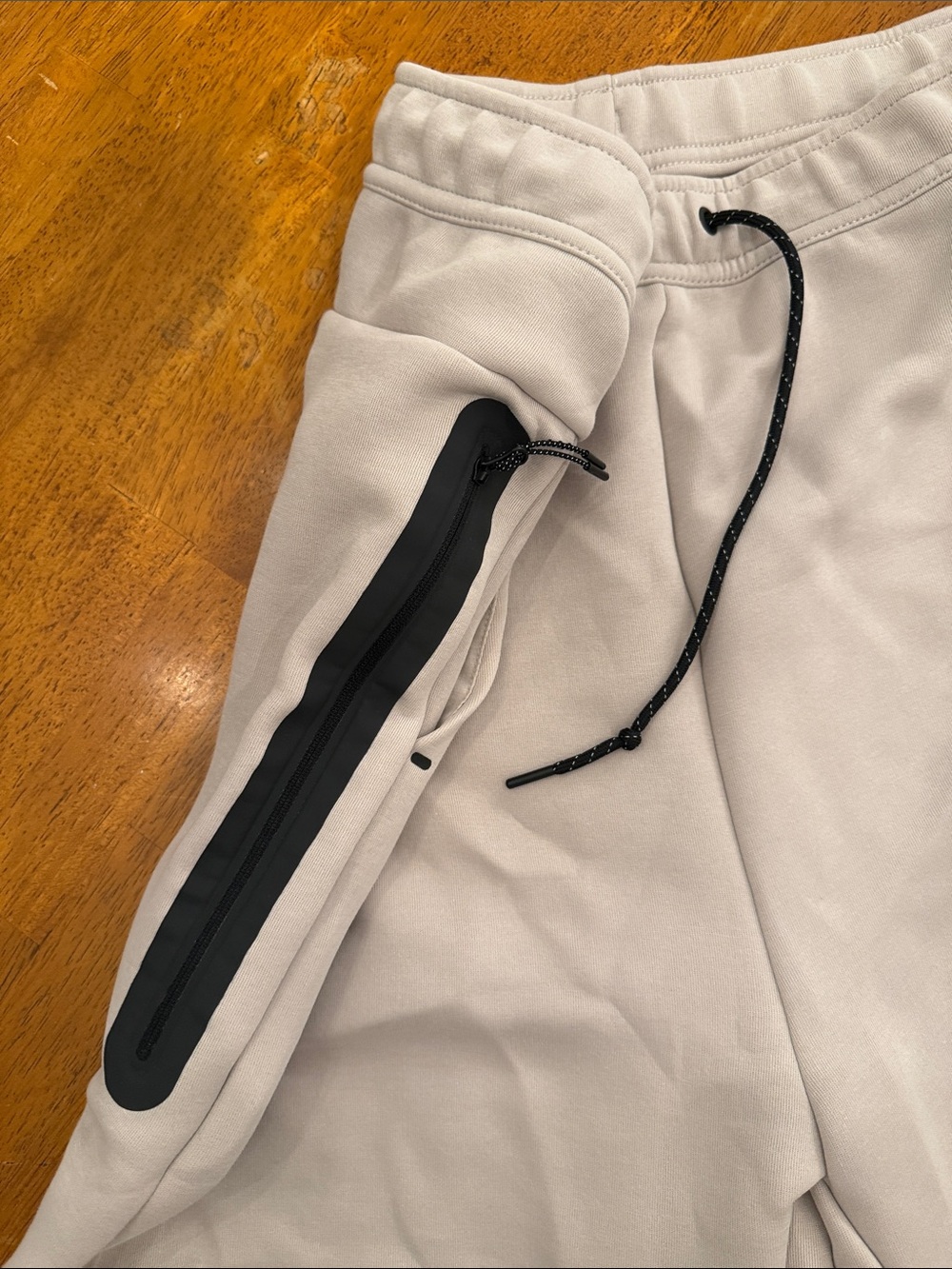 Nike Men’s Light Beige Fleece Joggers with Black Logo xl - Picture 7 of 16